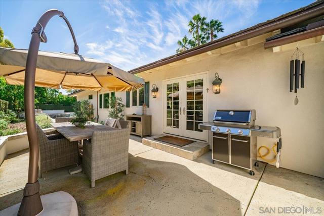 6150 La Fremontia, Rancho Santa Fe CA: https://media.crmls.org/mediaz/15c1a86e-0ec9-41fa-83b6-118928169e5f.jpg