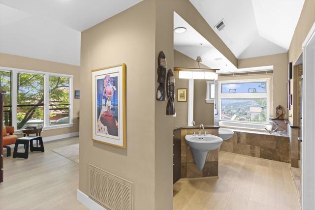 Detail Gallery Image 20 of 34 For 14645 High Valley Rd, Poway,  CA 92064 - 3 Beds | 2/1 Baths