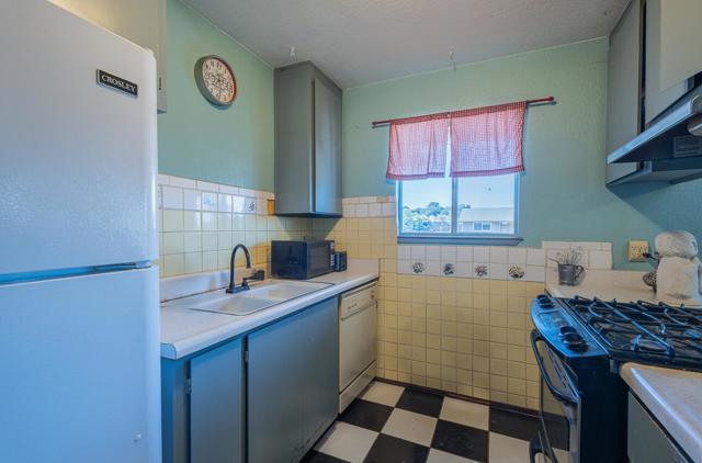 45130 Crown Avenue, King City CA: https://media.crmls.org/mediaz/15c29b54-3138-48ea-80b5-2d7f5dd09533.jpg