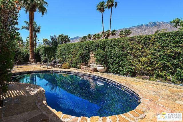 1175 Avenida Caballeros, Palm Springs, California 92262, 2 Bedrooms Bedrooms, ,Single Family Residence,For Sale,Avenida Caballeros,24391899
