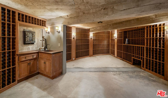 2400 Inverness Avenue, Los Angeles CA: https://media.crmls.org/mediaz/15c37bc9-2b13-483c-bcaa-9484a1892a10.jpg