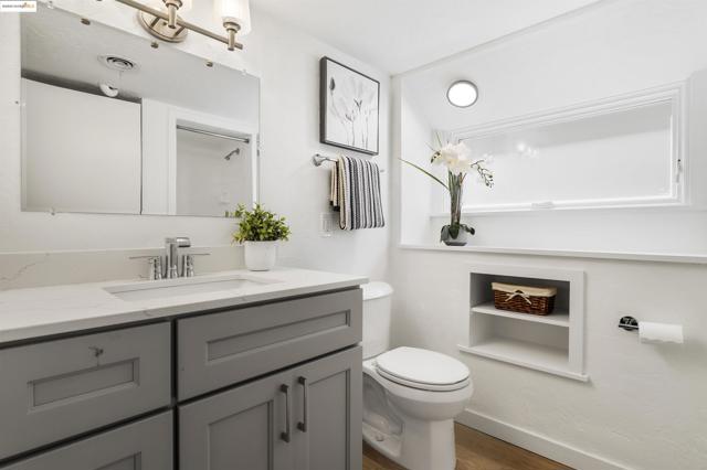 Image 37 of 56 For 1046 Ordway St