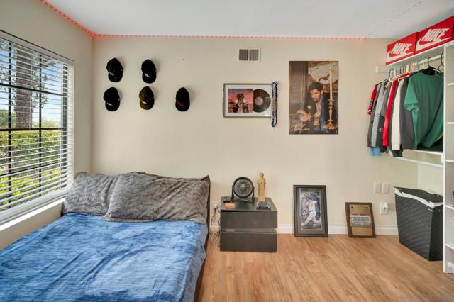 15628 Via Marchena, San Diego CA: https://media.crmls.org/mediaz/15c4551e-4a83-4911-8a90-9207d5b533e2.jpg