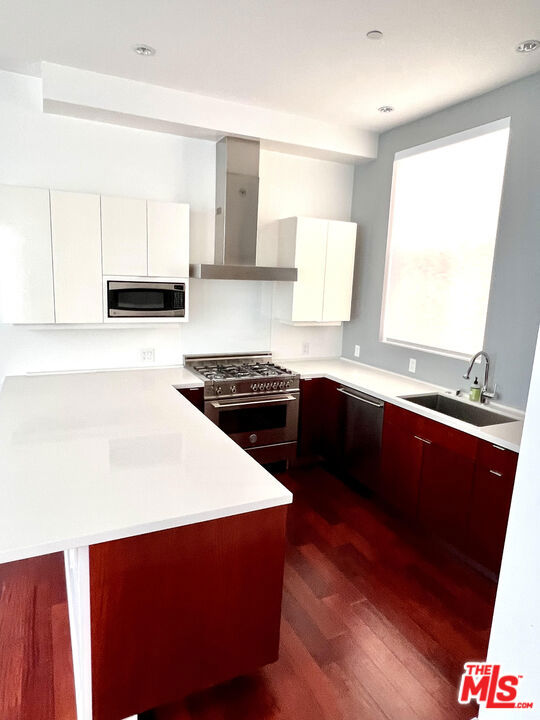 1200 N Sweetzer Avenue, West Hollywood CA: https://media.crmls.org/mediaz/15c4556b-a4b7-43c3-826f-0c2ab4af2fac.jpg