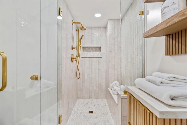 MLS #250041433SD image #34