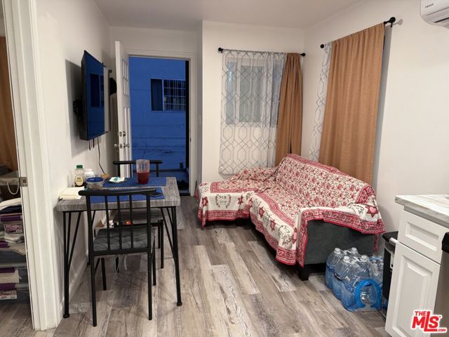 1501 Hartsook Street, Sherman Oaks CA: https://media.crmls.org/mediaz/15c513bb-ae20-4994-a248-9cb1fd93d94b.jpg