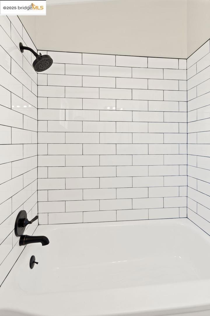 https://media.crmls.org/mediaz/15c556e4-36a7-43d4-9bd0-f5106a019489.jpg?preset=X-Large