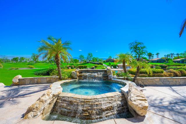 400 Tomahawk Drive, Palm Desert CA: https://media.crmls.org/mediaz/15c63534-f5a9-4317-91ac-5e2e520e1757.jpg