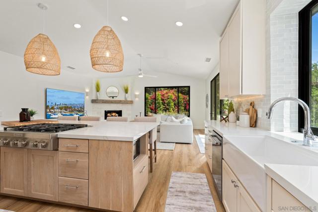 2511 San Clemente Ave, Vista CA: https://media.crmls.org/mediaz/15c72a40-be08-4394-b383-fdd582aead13.jpg