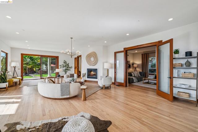 Image 2 of 60 For 33 Somerset Rd