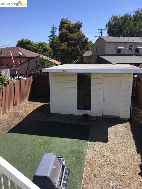 11050 Apricot St, Oakland, California 94605, 3 Bedrooms Bedrooms, ,3 BathroomsBathrooms,Single Family Residence,For Sale,Apricot St,41040010