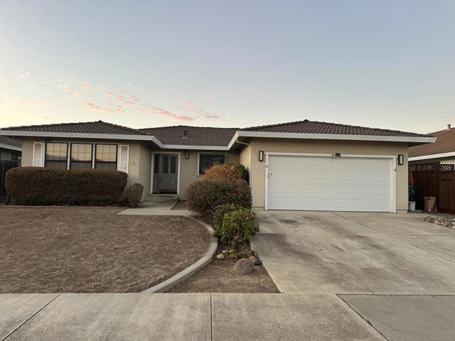 1670 Sausalito Drive, Hollister CA: https://media.crmls.org/mediaz/15c897d2-3cf3-47ea-a6d7-0640917d33c5.jpg