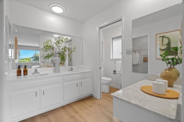 942 Viewridge Drive, San Mateo CA: https://media.crmls.org/mediaz/15c903ea-2458-4a55-a65c-601b16114829.jpg