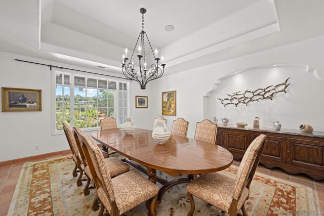 5354 El Camino Del Norte, Rancho Santa Fe CA: https://media.crmls.org/mediaz/15c9f410-f106-4b76-af6d-79949e7e208d.jpg