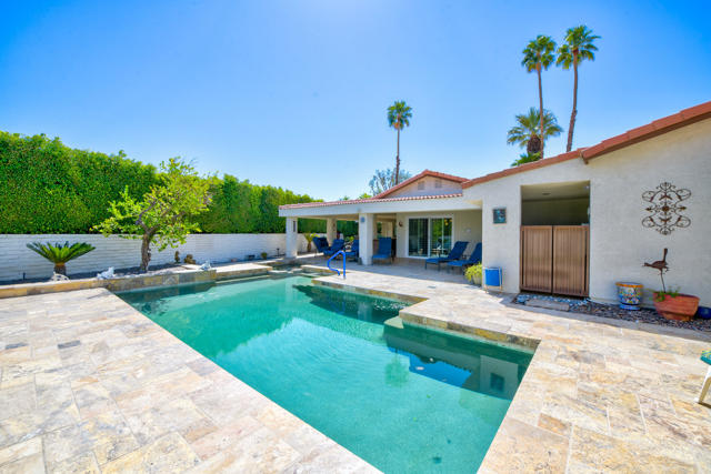 39060 Kilimanjaro Court, Palm Desert CA: https://media.crmls.org/mediaz/15ca06e6-df23-4ef8-b926-ae066efcf1c1.jpg
