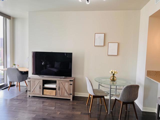 38 N Almaden Blvd, San Jose CA: https://media.crmls.org/mediaz/15ca9eda-5f92-4cdc-934b-39763e1a82fb.jpg