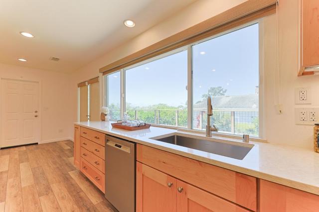 9355 Holly Oak Way, Salinas CA: https://media.crmls.org/mediaz/15cb0b2b-33b3-4ec4-9d3f-f7ede1a1ca0b.jpg