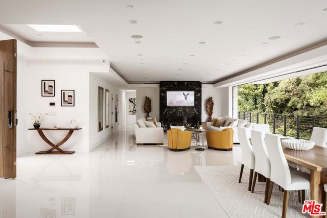 Details for 1124 Summit Drive, Beverly Hills, CA 90210