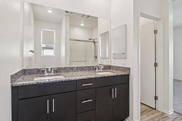 Image 18 of 50 For 5265 Beachfront Cove Street