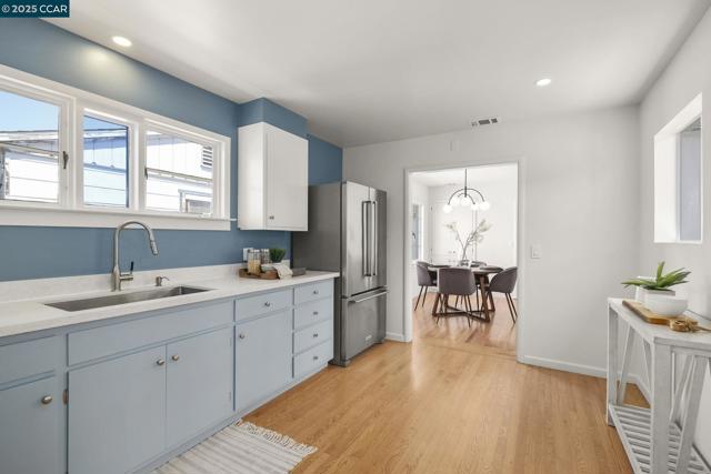 909 Elm St, El Cerrito CA: https://media.crmls.org/mediaz/15cc7b32-10f6-4f1a-b860-3fdad0f493e8.jpg