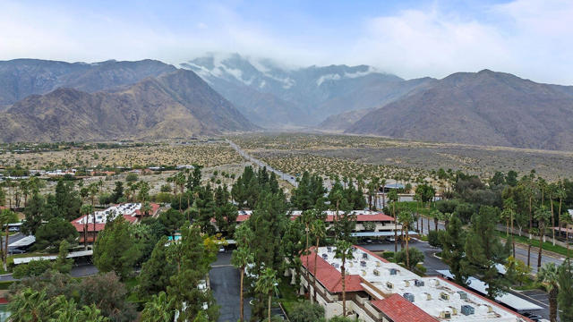 2825 N Los Felices, Palm Springs CA: https://media.crmls.org/mediaz/15cd0474-ea18-4786-92ea-575aa3b2c609.jpg