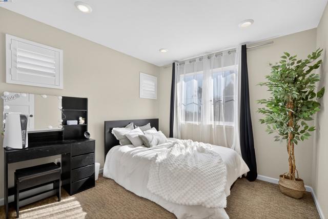 25943 Dollar St, Hayward CA: https://media.crmls.org/mediaz/15cd582e-d7c1-4b9e-9dce-1d608f781135.jpg