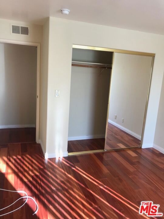 1652 COLBY Avenue, Los Angeles CA: https://media.crmls.org/mediaz/15cd6ac7-b7e8-40a4-aab9-401e0db1c47c.jpg
