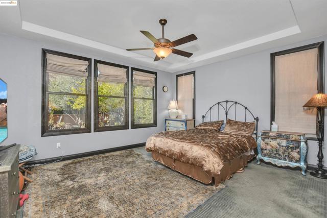 1147 Saint Julien St, Brentwood CA: https://media.crmls.org/mediaz/15ce6324-323e-4ded-b282-d3f051701bce.jpg