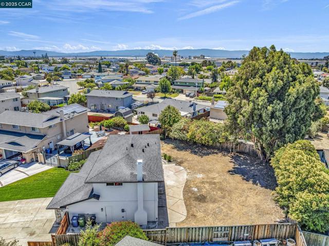 37643 Crocus Ct, Newark CA: https://media.crmls.org/mediaz/15cebc76-a038-4cf6-9fe4-1c3882142cc2.jpg