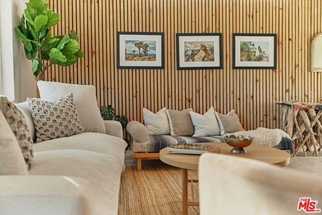 4375 Border Avenue, Joshua Tree CA: https://media.crmls.org/mediaz/15cee72f-b4b6-4726-97d1-23fe3c332cb0.jpg