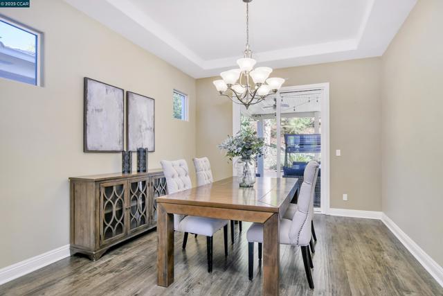 2593 Camel Back Rd, Brentwood CA: https://media.crmls.org/mediaz/15cfb773-e9e4-4c78-8d2c-5df72dc42e47.jpg
