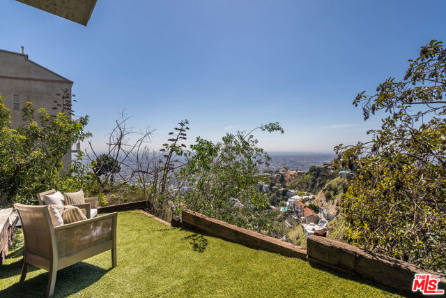 8506 Magnolia Drive, Los Angeles CA: https://media.crmls.org/mediaz/15d074b6-2a39-4a1d-b702-f78d2f9ee69c.jpg