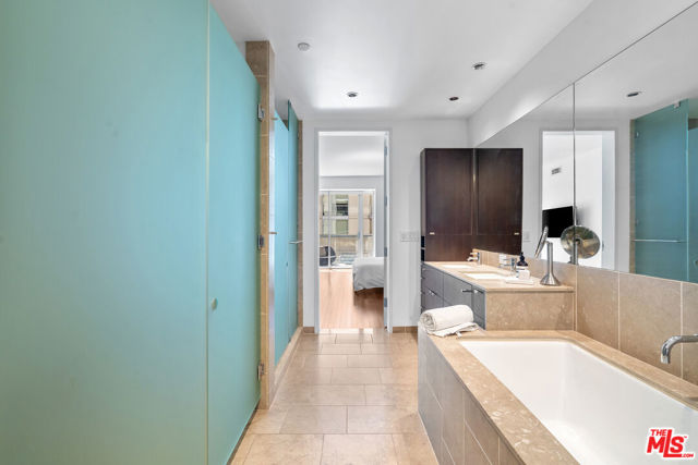 6250 Hollywood Boulevard, Los Angeles CA: https://media.crmls.org/mediaz/15d15fee-6e61-49aa-ab5a-a4a5c133bcd5.jpg