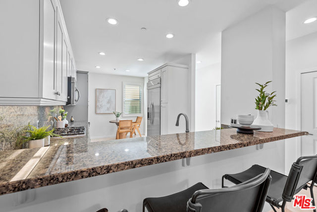 7301 Vista Del Mar, Playa del Rey CA: https://media.crmls.org/mediaz/15d17265-d4e3-4f5b-ba49-9a34438f7af0.jpg