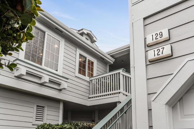 129 Outlook Circle, Pacifica CA: https://media.crmls.org/mediaz/15d1be36-6409-4703-936a-3ef579793524.jpg