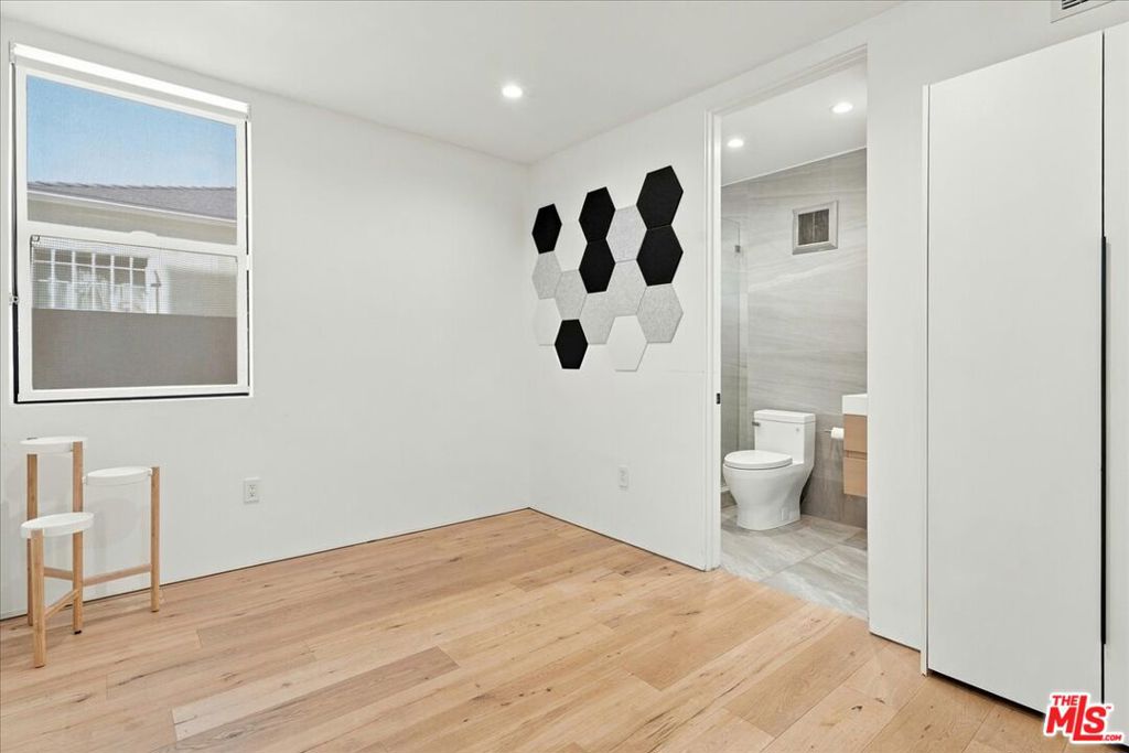 MLS #26985317 image #22