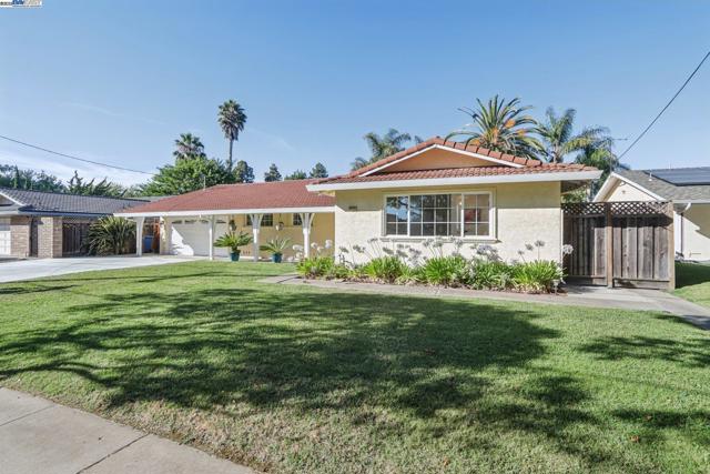 35120 Cardiff Street, Newark CA: https://media.crmls.org/mediaz/15d27385-f125-4ce3-96b9-f353a8a0e919.jpg