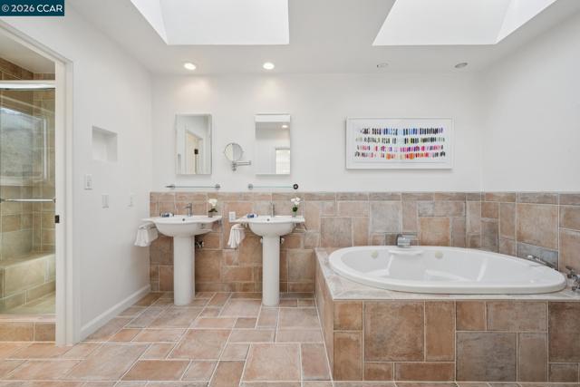 Image 25 of 38 For 342 Constance Pl