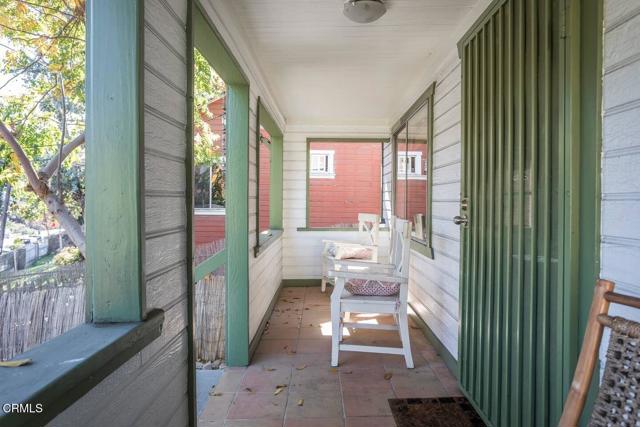 Detail Gallery Image 3 of 22 For 2033 Echo Park Ave, Los Angeles,  CA 90026 - 2 Beds | 1 Baths