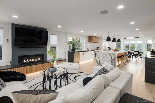 7570 Cabrillo Ave, La Jolla CA: https://media.crmls.org/mediaz/15d46cee-d9c6-4a92-829f-75246a0cb2c4.jpg
