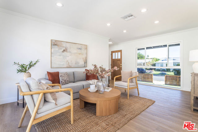 14365 Berg Street, Sylmar CA: https://media.crmls.org/mediaz/15d49e89-7c8c-46d2-96b1-be62bd0b9bdb.jpg