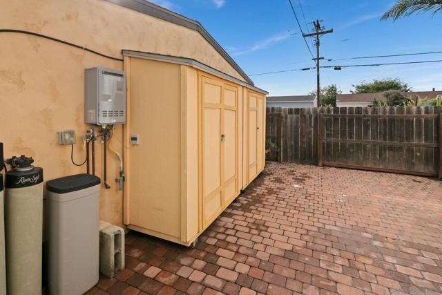 4407 Dakota Drive, San Diego CA: https://media.crmls.org/mediaz/15d5803c-7d36-4c16-8eaa-6d8fb95d3952.jpg