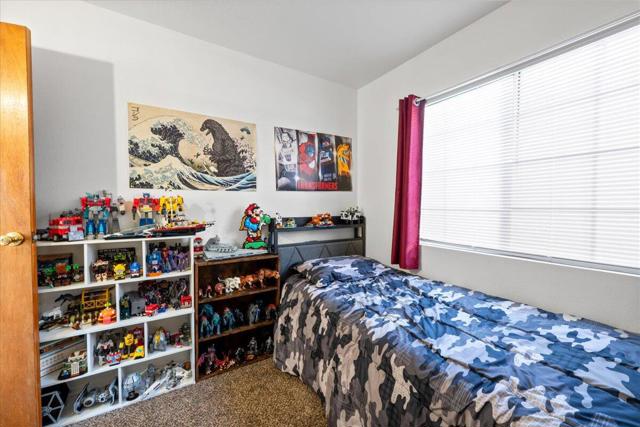 206 E Barker Boulevard, Big Bear CA: https://media.crmls.org/mediaz/15d58308-ebad-45c7-a87d-59ed00c53cfc.jpg
