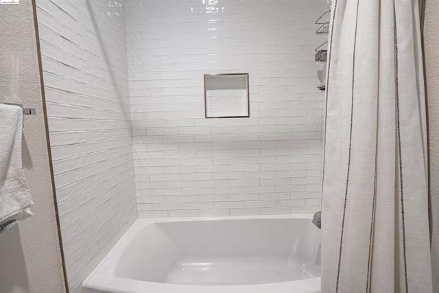 Image 39 of 43 For 2640 Jones Rd  A