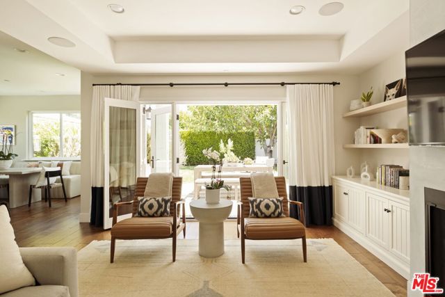 2468 Wellesley Avenue, Los Angeles CA: https://media.crmls.org/mediaz/15d5f919-d9db-46f4-aac5-a5e98fea880b.jpg