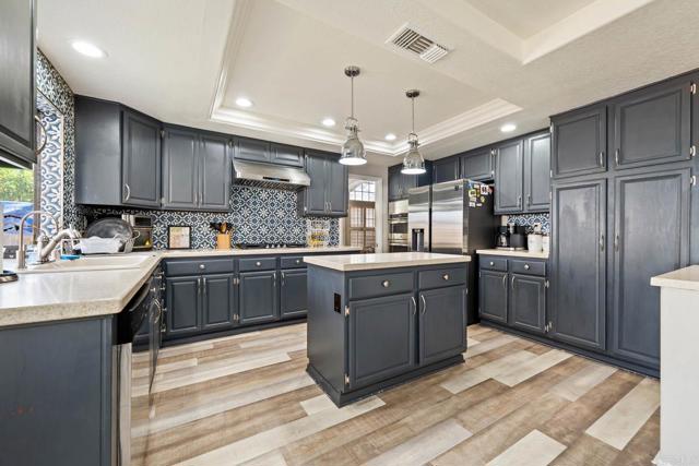 Detail Gallery Image 8 of 26 For 15560 La Entrada Dr, Moreno Valley,  CA 92551 - 5 Beds | 3 Baths