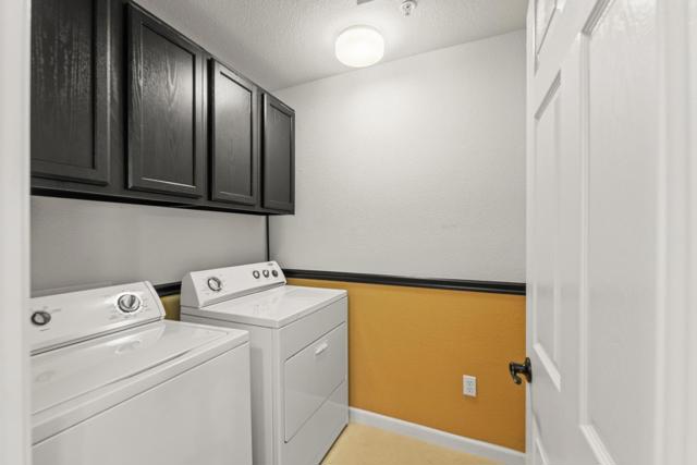 307 Blossom Rock Lane, Folsom CA: https://media.crmls.org/mediaz/15d63205-286e-4c7b-bbf8-c84852bd3bb3.jpg