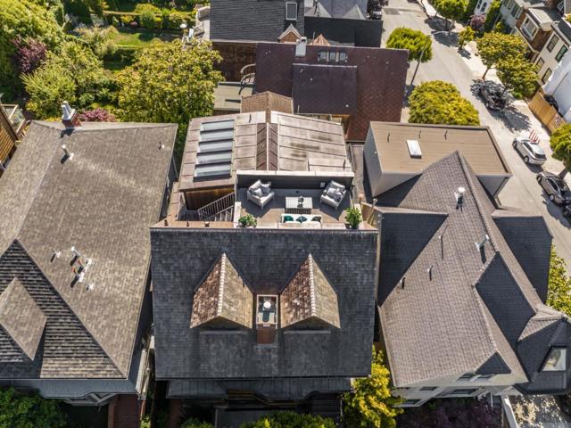 2853 Broderick Street, San Francisco CA: https://media.crmls.org/mediaz/15d64742-1d3d-4a9f-88d0-0ee4ed439cc8.jpg