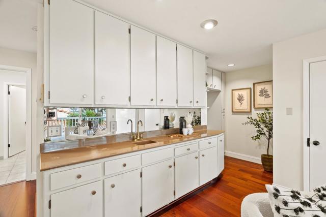 320 Cliff Drive, Aptos CA: https://media.crmls.org/mediaz/15d68529-ffda-4dcb-8b90-a79bd5255741.jpg