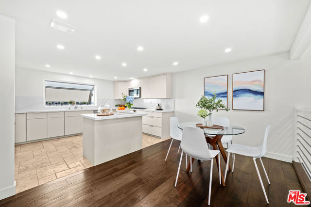 4800 La Villa Marina, Marina del Rey CA: https://media.crmls.org/mediaz/15d6af1d-d734-4940-bf9f-43852805e756.jpg